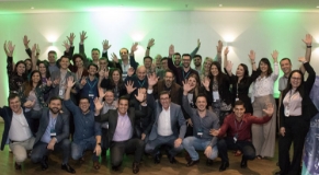 Equipe da Senior comemorando o evento.
