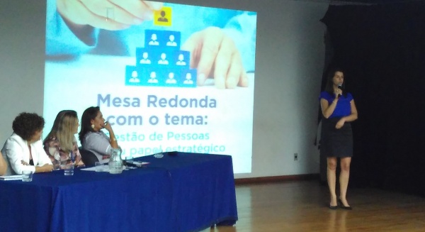 Distribuidor da Senior debate papel do RH em evento acadêmico
