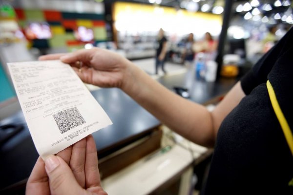 Empresas têm até janeiro de 2018 para emitir a NFC-e